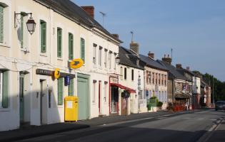 Conteville (Eure) Le bourg et l'activité commerciale