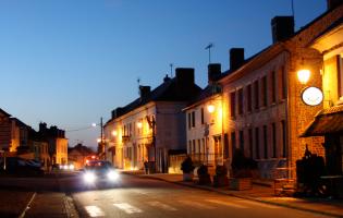 Conteville (Eure) Le bourg de nuit